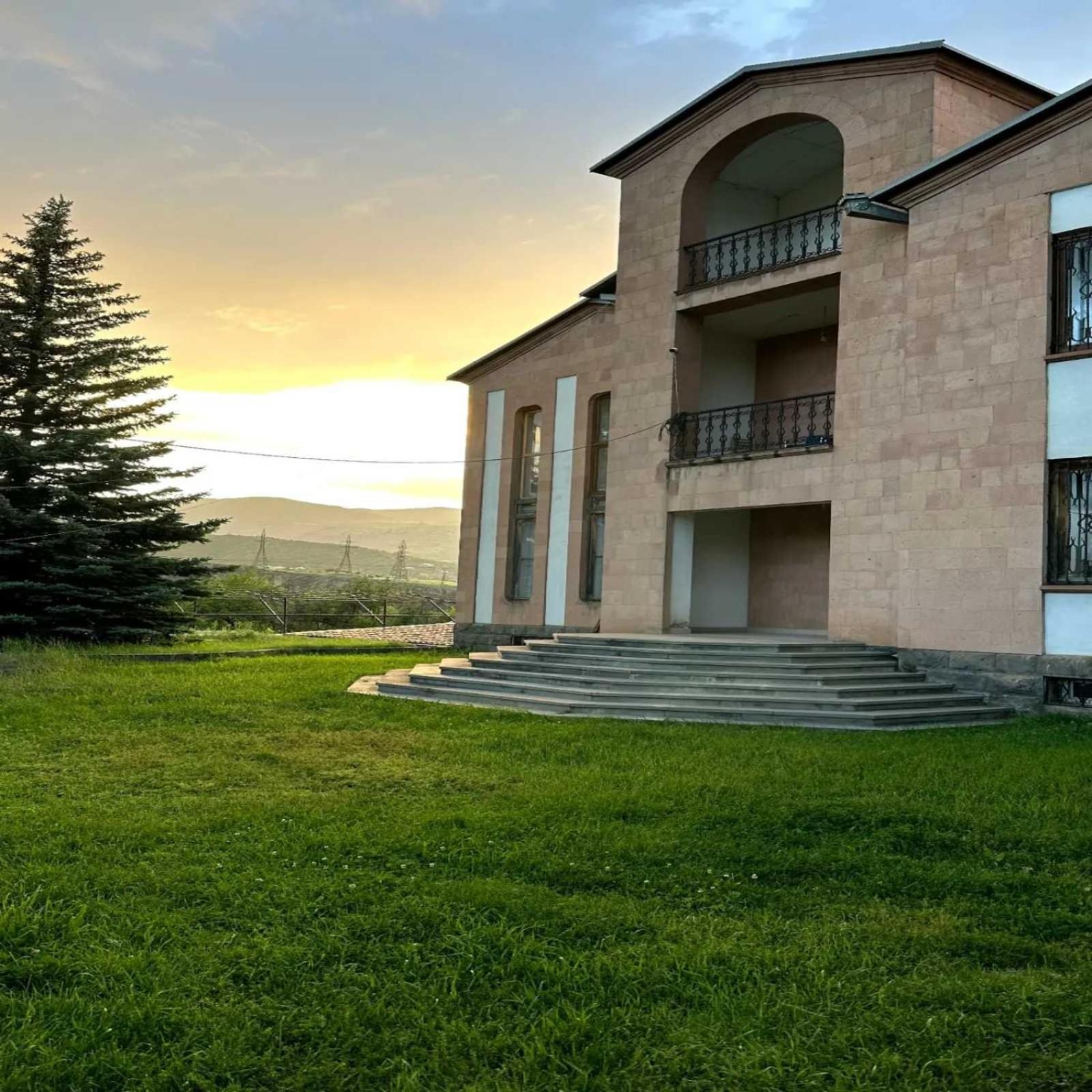 Luse Guest House Idzsevan Kültér fotó