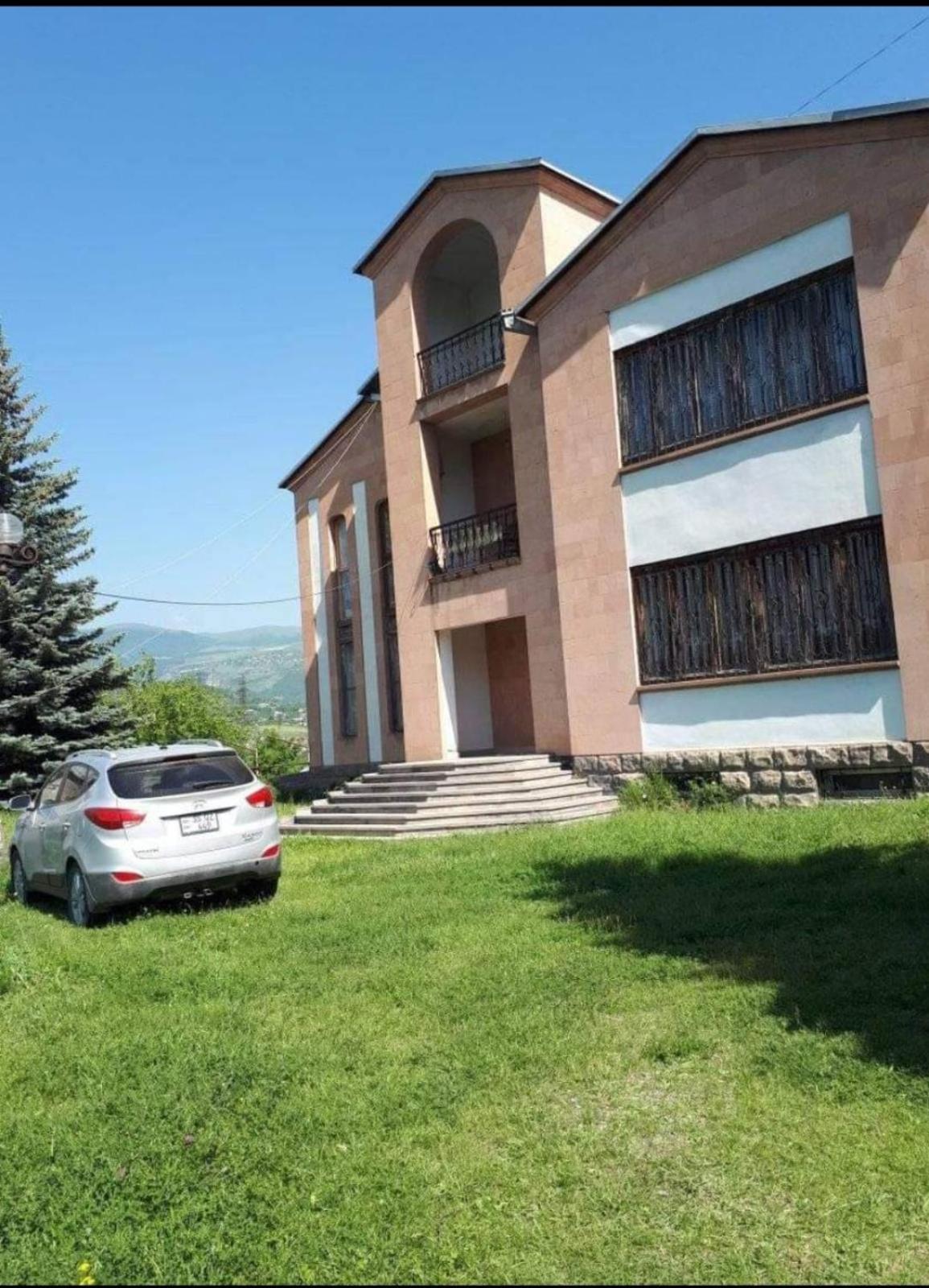 Luse Guest House Idzsevan Kültér fotó